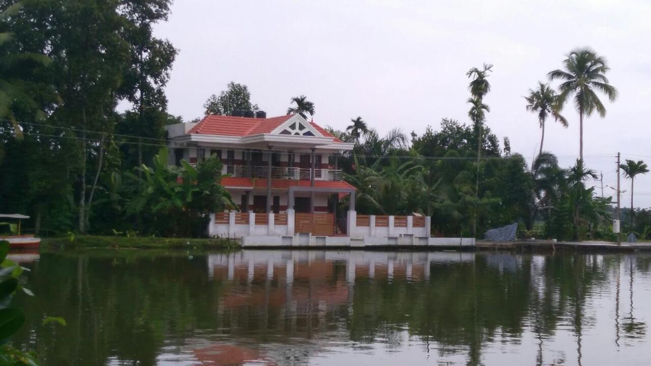 Mango Kerala Homes Kumarakom Room photo