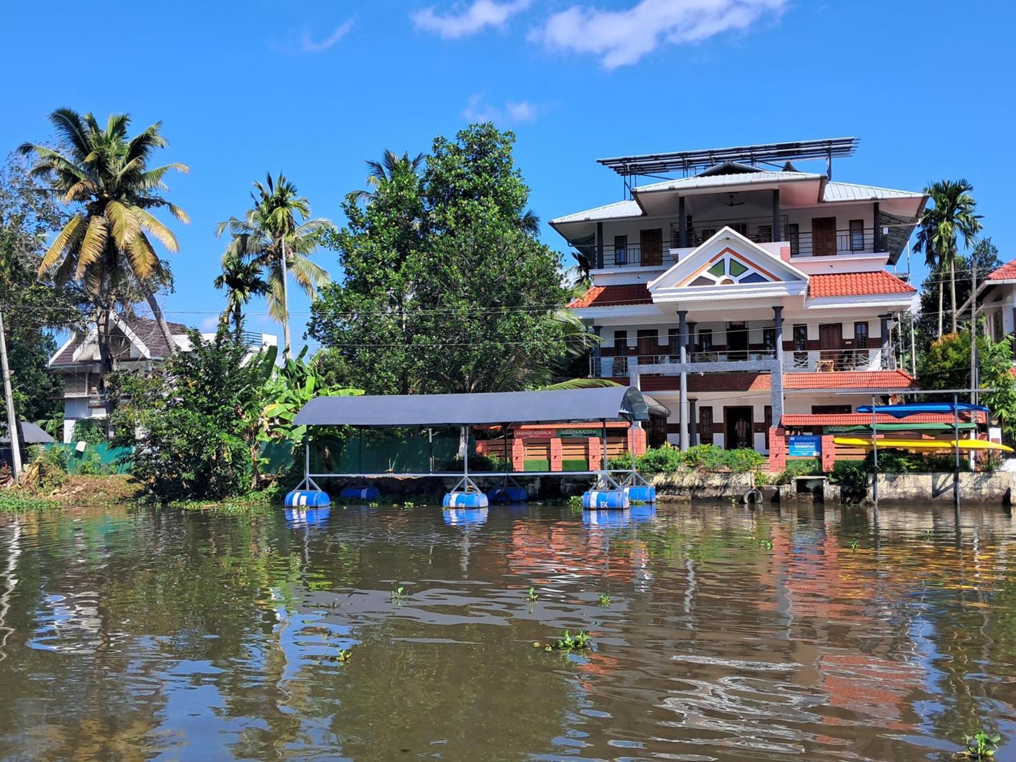 Mango Kerala Homes Kumarakom Exterior photo