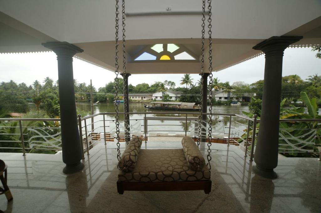 Mango Kerala Homes Kumarakom Exterior photo