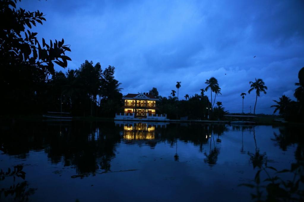 Mango Kerala Homes Kumarakom Exterior photo